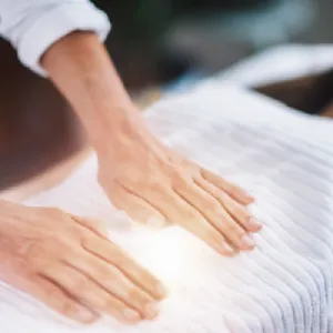 Le Magnétisme 13 Magnétisme énergétique avec lumière sur le ventre pour rééquilibrage à distance comme si la personne était là avec Nadège Augereau