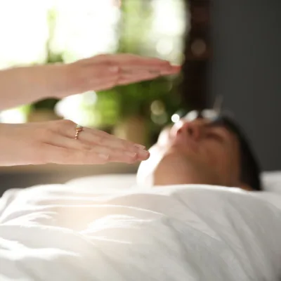 Le Magnétisme 5 Séance de magnétisme d'un homme stressé pour se sentir plus calme