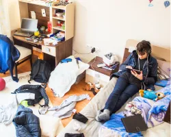 Aide aux adolescents confrontés à un désordre émotionnel ou des difficultés d’organisation.