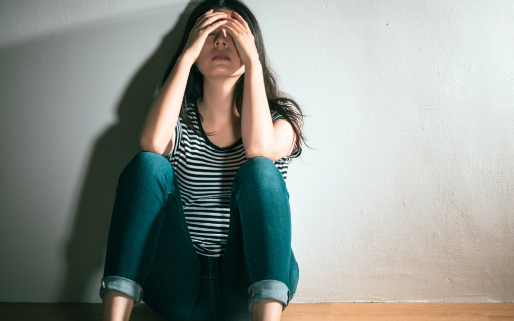 jeune femme en depression burnout anxiete thetahealing nadegeaugereau